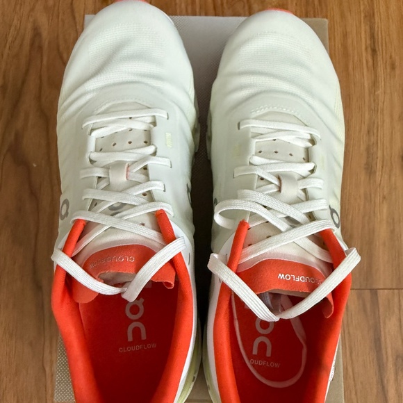 On Running Cloudflow 4 – Women’s Size 9 – White/Hay – Worn Once - Picture 4 of 7